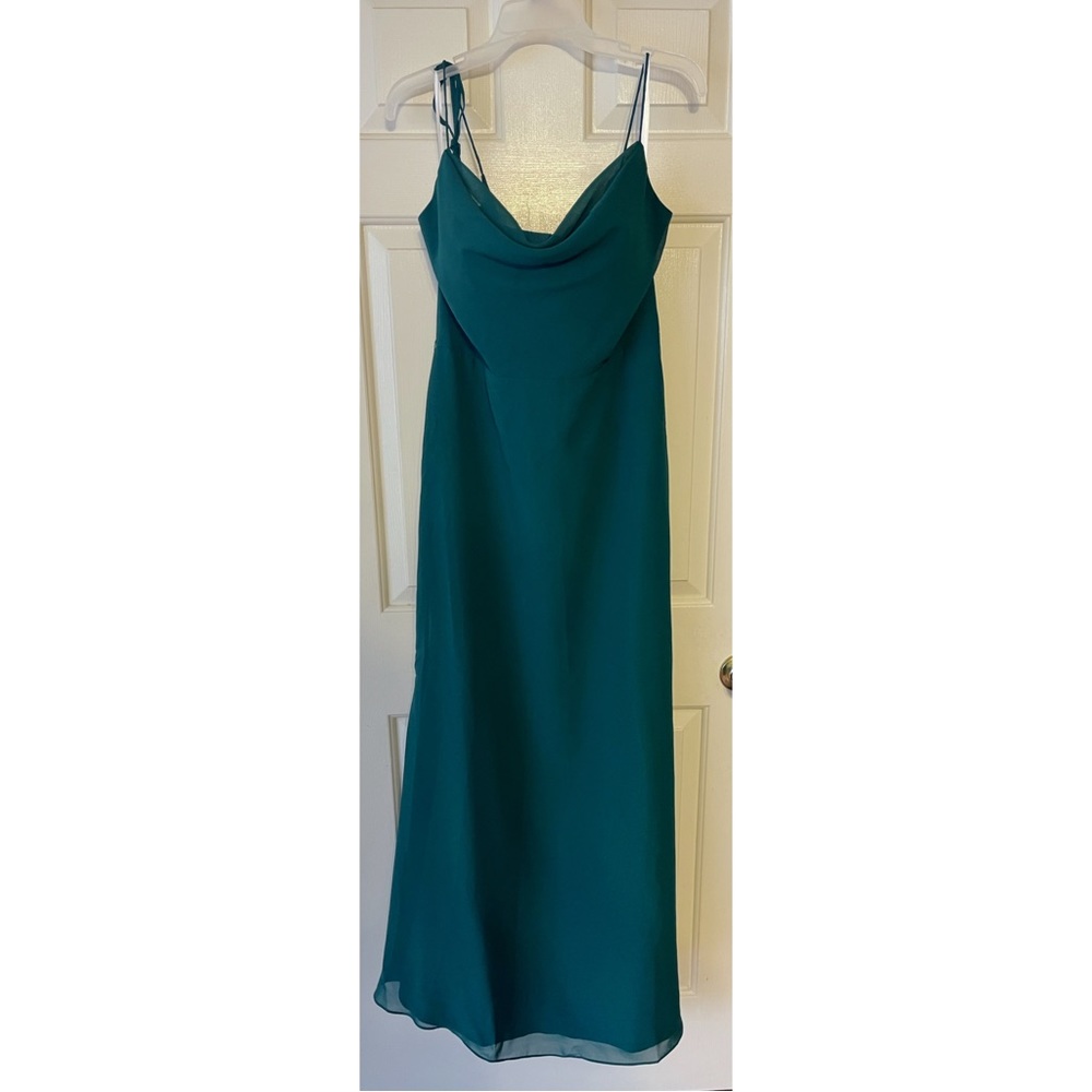 Vow’d emerald green spaghetti strap formal dress w/sewn-in padding *rare find*